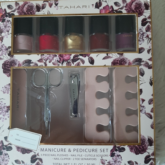 TAHARI - ๐
Brand new Manicure & Pedicure Set - Picture 2 of 6